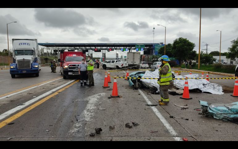 El choque en la autopista se registró a la altura de la caseta de cobro de Jalostotitlán. TWITTER@PCJalisco