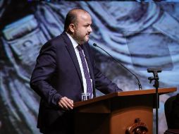 Al inicio de su mensaje, Villanueva recordó a 121 trabajadores universitarios fallecidos a causa del COVID-19. ESPECIAL / Gobierno de Jalisco