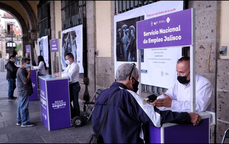 Tres módulos de atención especializada para empleadores y empleados se instalaron en la presidencia municipal de Guadalajara. ESPECIAL