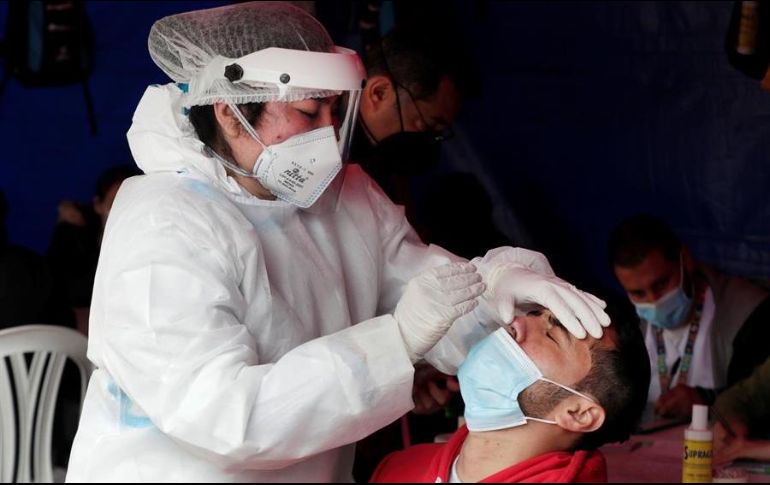 La ocupación hospitalaria ha disminuido un 85 % respecto al pico máximo alcanzado en enero. EFE/C. Ortega