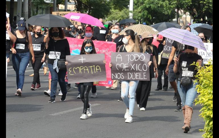 Con pancartas en mano que hacían alusión al desabasto, los asistentes expresaron su inconformidad ante la situación que se vive en el país y en el Estado. EL INFORMADOR/A. Camacho