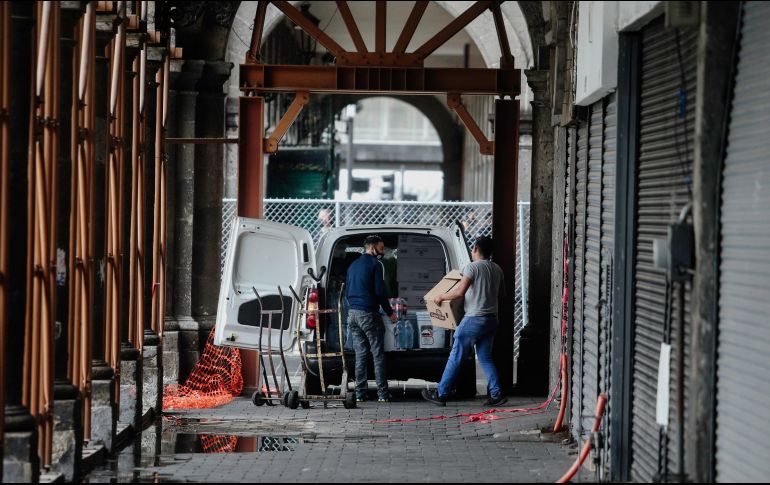 Comerciantes lamentan  el cierre de negocios, pues afirman que recién comenzaban a recuperarse luego de la pandemia del COVID-19. EL INFORMADOR / G. Gallo