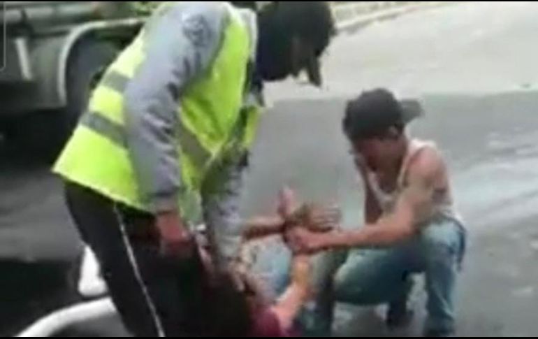 Luego del choque, el conductor del tráiler fue detenido por los mismos testigos del hecho, y puesto a disposición de las autoridades que lo llevaron ante el Ministerio Público. ESPECIAL