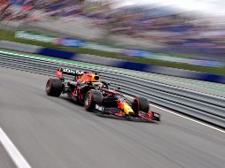 Max Verstappen en el primer ensayo del Gran Premio de Austria. AFP/A. Isakovic