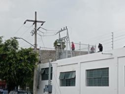 Al sitio acudieron oficiales de Protección Civil y Bomberos, así como de la Comisaría de la Policía Preventiva Municipal y Paramédicos de Tlajomulco. ESPECIAL