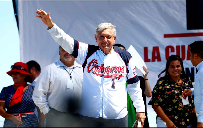 Otros funcionarios en el evento fueron el presidente municipal Santo González, la gobernadora Claudia Pavlovich y Alfonso Durazo Montaño, gobernador electo de Sonora. SUN/ARCHIVO