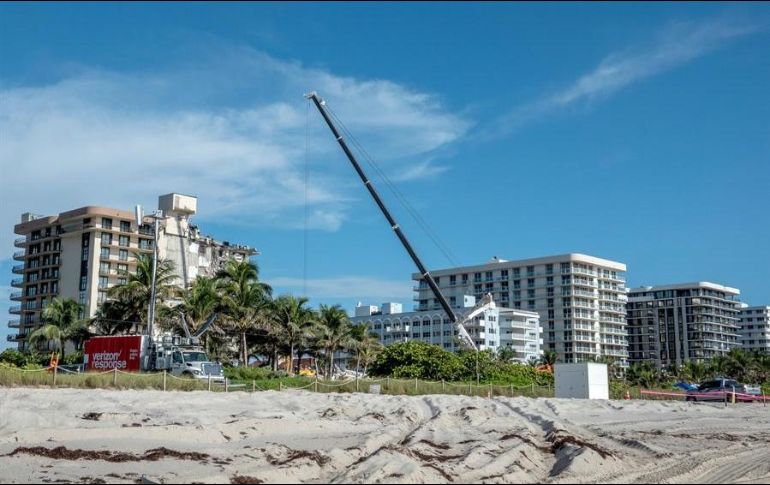 Los funcionarios de North Miami Beach iniciaron una investigación y revisión de todos los edificios de más de cinco pisos. EFE/C. Herrera