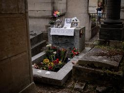 Algunos fans acudieron al lugar con camisetas del artista y de su grupo, 