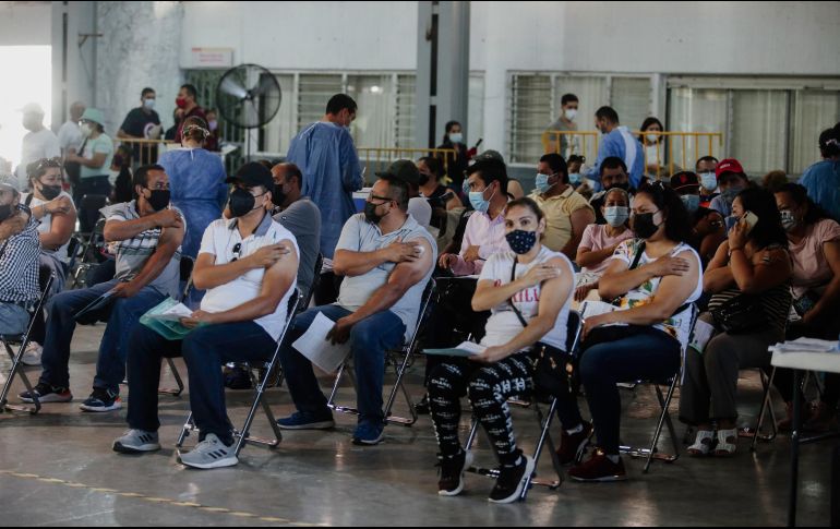 En Jalisco han sido vacunadas, con al menos una dosis, casi dos millones 500 mil personas. EL INFORMADOR/G. Gallo