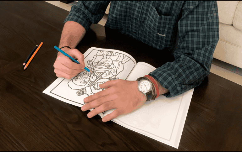 Alejandro Carrillo consiguió entrar al Top de libros en la plataforma de Amazon de entre octubre y diciembre de 2020 con su obra “Faces”. CORTESÍA / Alex Carrillo