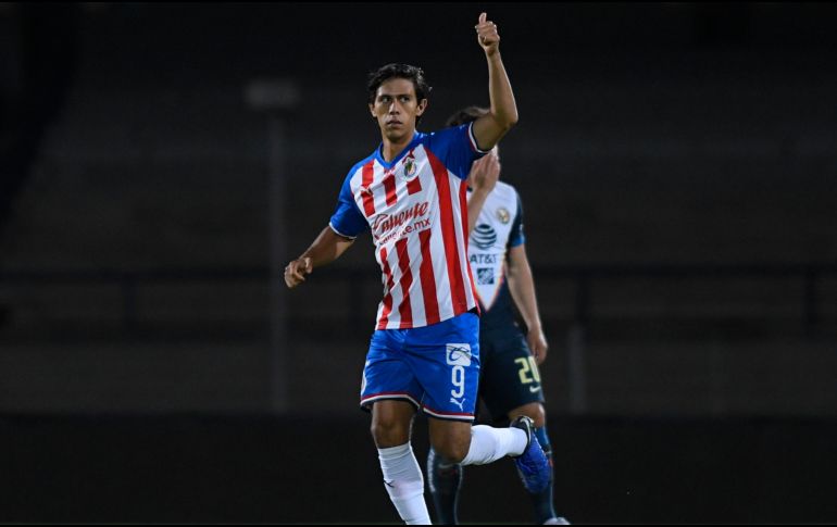 ''El chavo por su nivel económico, creía que merecía estar ahí por todo, pero en el futbol para ascender te lo tienes que ganar y a veces hasta comiéndote las patadas'', declaró Edwin Hernández. IMAGO7