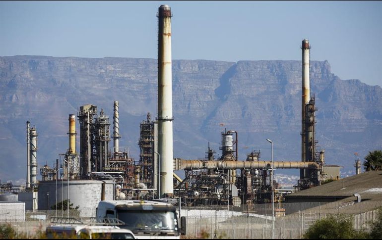 Las medidas que entraron en vigor hace un mes afectarán a mediano plazo las importaciones de petrolíferos entre un 25% y 48%, advierten. EFE/ARCHIVO