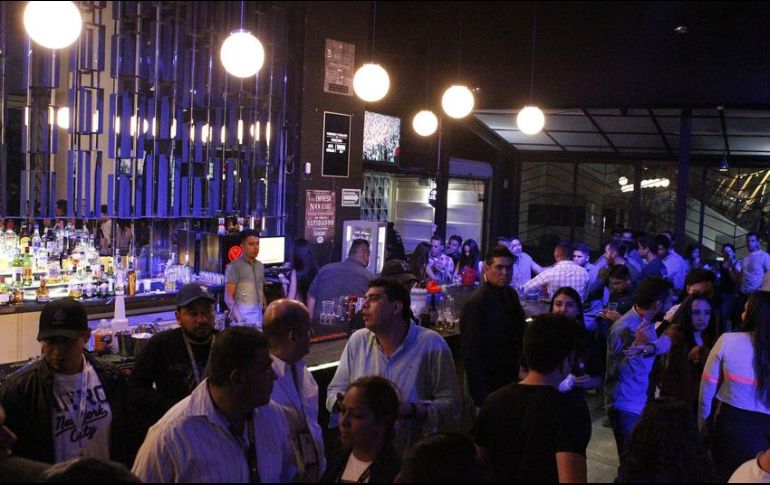 La variante Delta del coronavirus es especialmente contagiosa en jóvenes, pues este sector no ha recibido la vacuna. EL INFORMADOR/ARCHIVO