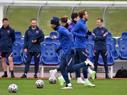 INGLATERRA. La selección inglesa se prepara de cara a su duelo contra los daneses. AP