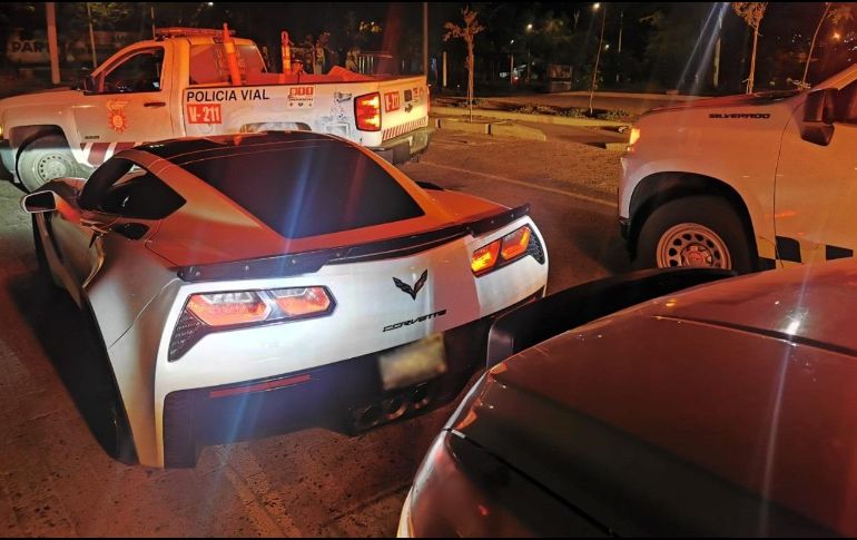 Los seis vehículos asegurados, entre ellos varios deportivos, tenían las placas ocultas o alteradas. ESPECIAL