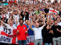 Se calcula que hasta ocho millones de personas no irán el lunes al trabajo al haber pedido ya el día libre para recuperarse de los esperados festejos en caso de una victoria inglesa. EFE / ARCHIVO