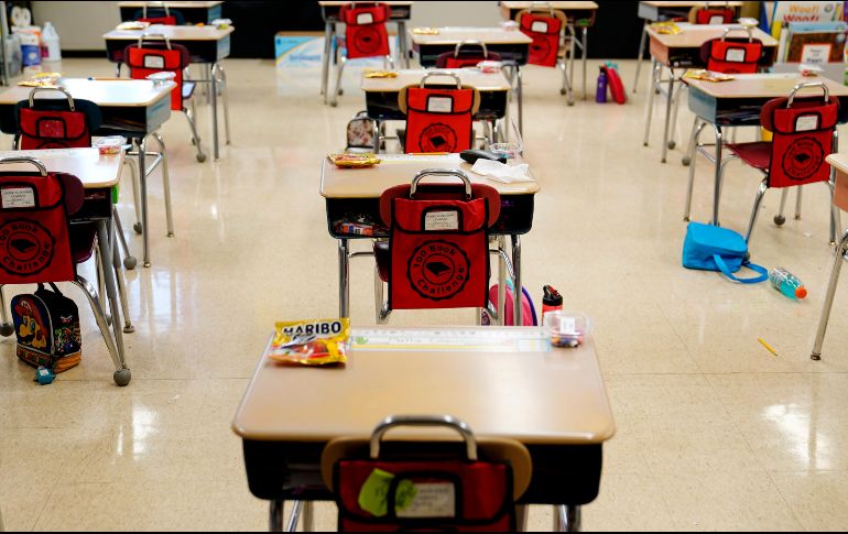 En EU recomendaron la reapertura de las escuelas con el uso obligatorio de cubrebocas el pasado 12 de febrero, con lo que 55 millones de estudiantes regresaron a clases. AP / ARCHIVO
