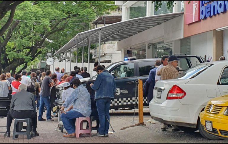 Desde ayer, el Ayuntamiento de Guadalajara montó un operativo, en coordinación con la Policía tapatía, en las inmediaciones de las instalaciones. EL INFORMADOR / Y. Mora