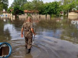 Durante las próximas horas las autoridades continuarán trabajando en el desazolve del río. TWITTER/@PCJalisco