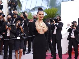Bella Hadid fue una de las favoritas en la alfombra roja del Festival de Cannes 2021. AP/ BRYNN ANDERSON