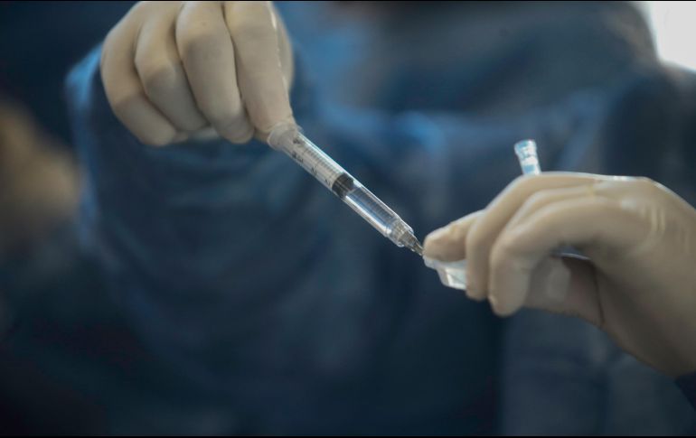 Las naciones ricas deberían donar dosis a los países pobres en vez de usarlas para una tercera inyección, declaró este lunes la Organización Mundial de la Salud. EL INFORMADOR / ARCHIVO