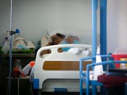 El gobernador detalla que en la entidad aún hay mil 102 camas disponibles para quienes requieran hospitalización. EFE/ARCHIVO