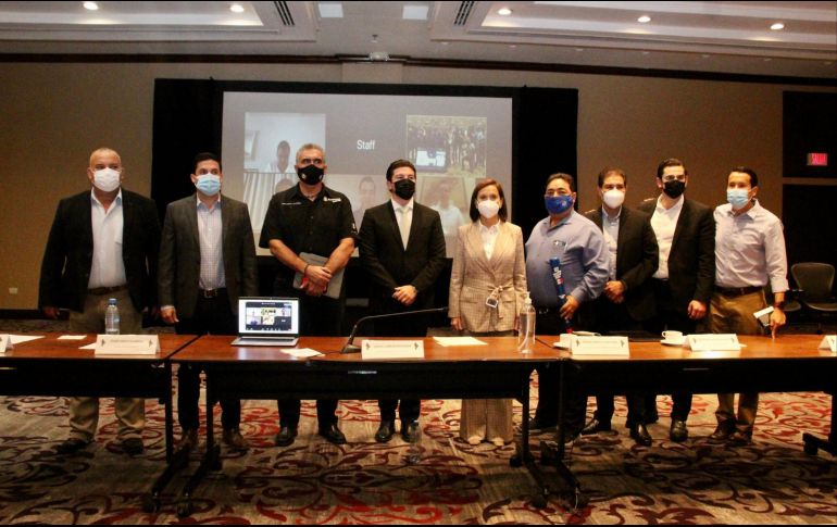 Este lunes, Samuel García se reunió con 14 alcaldes electos de municipios metropolitanos y suburbanos de Nuevo León. TWITTER/@samuel_garcias