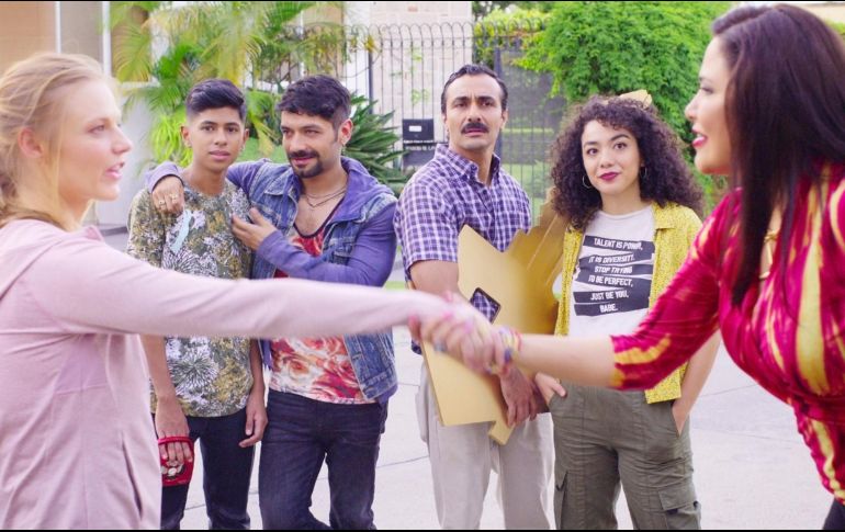 Guerra de vecinos es la serie de comedia recién estrenada en Netflix. CORTESÍA/Netflix.