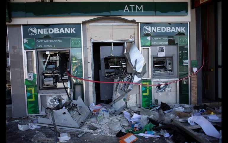 Los incidentes empezaron el pasado viernes en KwaZulu-Natal, provincia natal del polémico expresidente Jacob Zuma. EFE/K. Ludbrook