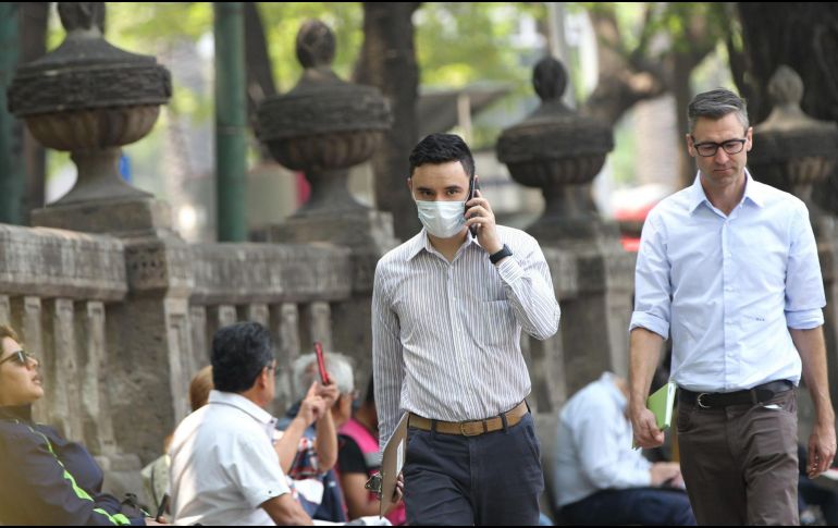 ALERTA. Debido al alza de casos y a la llegada de las variantes, el Gobierno ha pedido reforzar los protocolos para prevenir contagios del virus. EFE/ARCHIVO