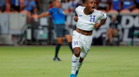 Edwin Solano anotó al minuto 52 el segundo gol del partido. EFE/C. Ramírez