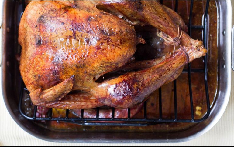 Pollo rostizado al horno. ESPECIAL / Photo by Alison Marras on Unsplash.