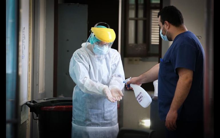 El reporte de este día informó de 371 pacientes internados en nosocomios públicos y privados de Jalisco a causa del coronavirus. EFE/ARCHIVO