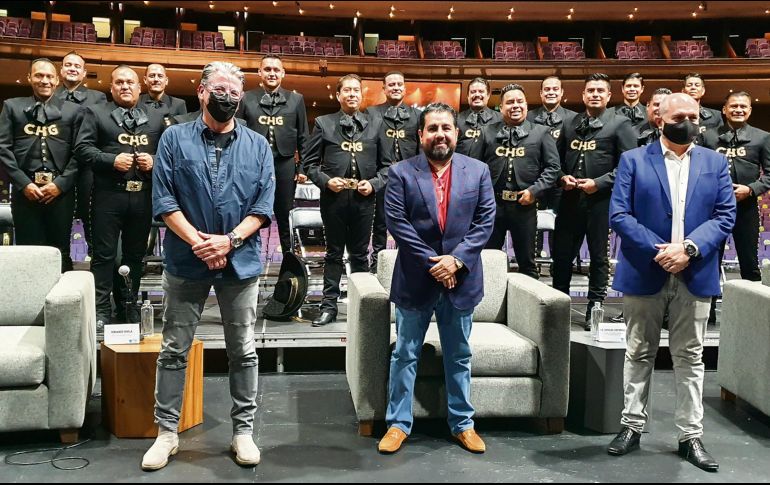 AL FRENTE. De izquierda a derecha: Fernando Favela, director del Auditorio Telmex; Gamaliel Contreras, director del Mariachi Internacional CHG, y Jesús Medina, director de la OFJ. EL INFORMADOR/ N. GUTIÉRREZ