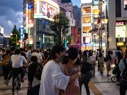 La capital japonesa está bajo su cuarto estado de emergencia, que comenzó el lunes y requiere que los restaurantes y bares cierren antes y no sirvan alcohol durante la cita olímpica, que arranca el 23 de julio. AFP / P. Fong