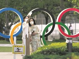 La gobernadora Yuriko Koike destacó que el aumento en casos graves es en personas menores de 50 años. EFE/T. Kovacs