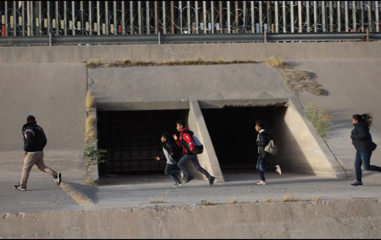 El total de detenciones supera el número de individuos que llegan a la frontera. EFE/ ARCHIVO