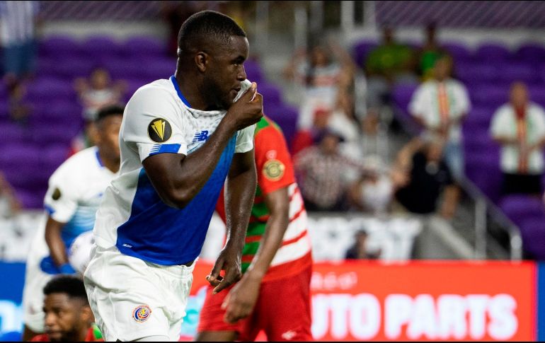 Joel Campbell lideró a la escuadra tica en la remontada ante Surinam. EFE/C. RAMÍREZ