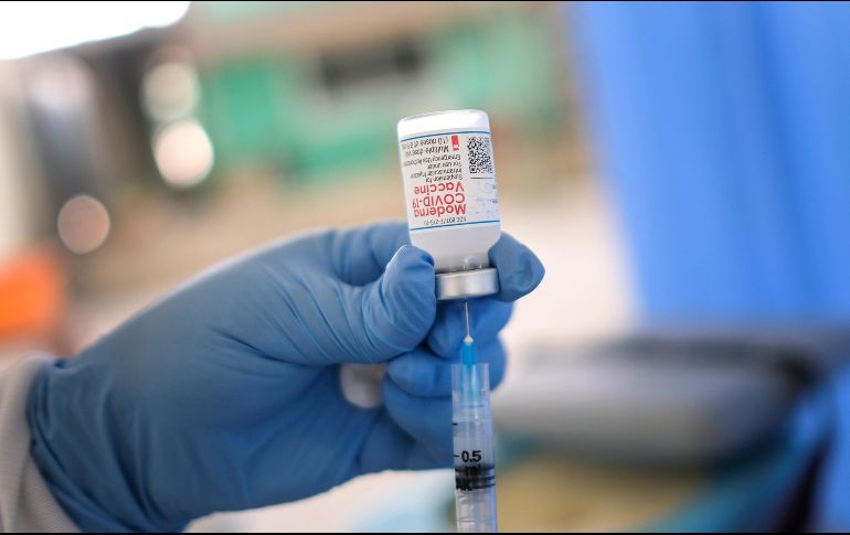 Ebrard dice que esta noticia presenta ''más y mejores opciones'' para el plan de vacunación de México en lo que resta del año y el que ya se diseña para 2022. AP / M. Delacroix