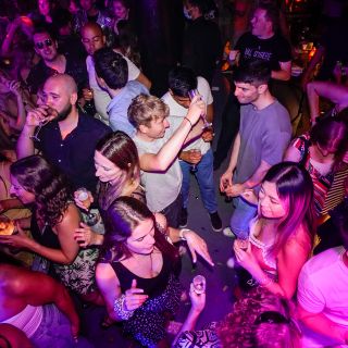 Inglaterra estrena "libertad" y se despide de las restricciones anti COVID