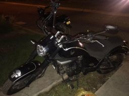 Policías de Tlajomulco aseguraron armas hechizas, cartuchos, marihuana, y dos motocicletas con reporte de robo. ESPECIAL / Policía de Tlajomulco