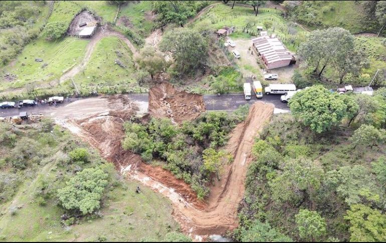 Informan que la Unidad Municipal de Protección Civil Sayula en coordinación con la Unidad Estatal mantendrán el monitoreo de la vía. ESPECIAL