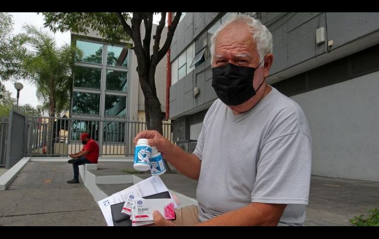 Mientras que algunas personas de la tercera edad no logran conseguir medicamento alguno, otros tienen suerte y logran surtir sus recetas, aunque la mayoría de las veces incompletas. EL INFORMADOR/A. Camacho