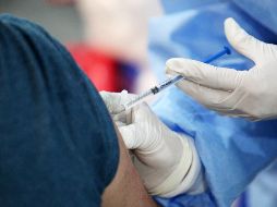 La vacuna contra el COVID-19 se estará aplicando de 8:00 de la mañana hasta las 4:00 de la tarde en las sedes estbalecidas. EL INFORMADOR / ARCHIVO