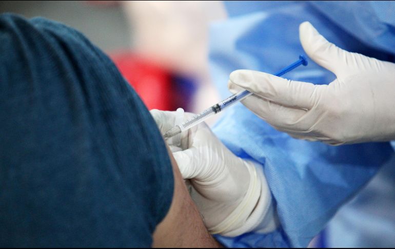 La vacuna contra el COVID-19 se estará aplicando de 8:00 de la mañana hasta las 4:00 de la tarde en las sedes estbalecidas. EL INFORMADOR / ARCHIVO