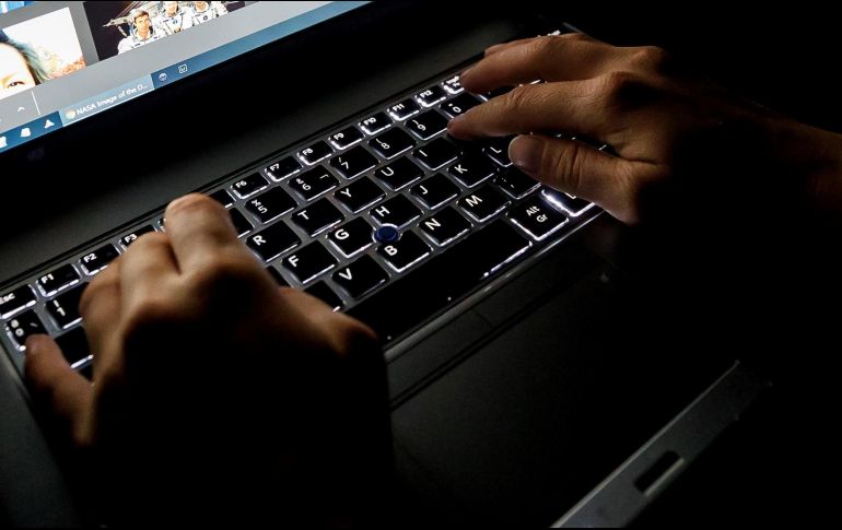 Usuarios en redes sociales reportaron fallas para ingresar a las aplicaciones y páginas web de bancos. EFE/ARCHIVO