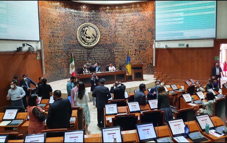 En sesión de pleno se rechazó la petición de que la iniciativa de reforma a la Ley del Instituto de Pensiones del Estado fuera remitida a la Comisión de Estudios Legislativos. EL INFORMADOR/R. Rivas