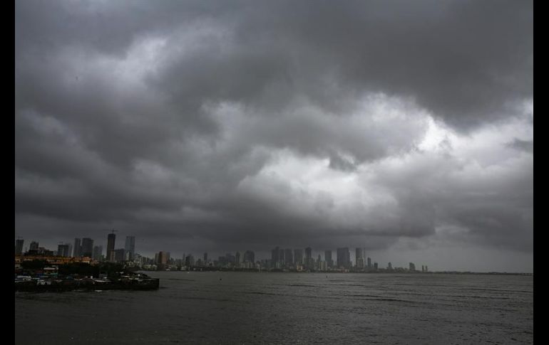 Los deslaves e inundaciones son frecuentes en India durante la temporada del monzón de junio a septiembre. EFE/D. Solanki