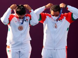 Nadie aplaudió más que ella cuando Alejandra Valencia y Luis Álvarez recibieron el bronce que marcó el inicio de la cuenta de metales para México en los Juegos Olímpicos de Tokio 2020. EFE / D. Azubel