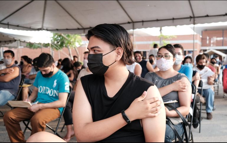 Actualmente, en Jalisco solo Puerto Vallarta ha comenzado la vacunación a personas de 18 a 29 años. ESPECIAL/SSJ/ARCHIVO